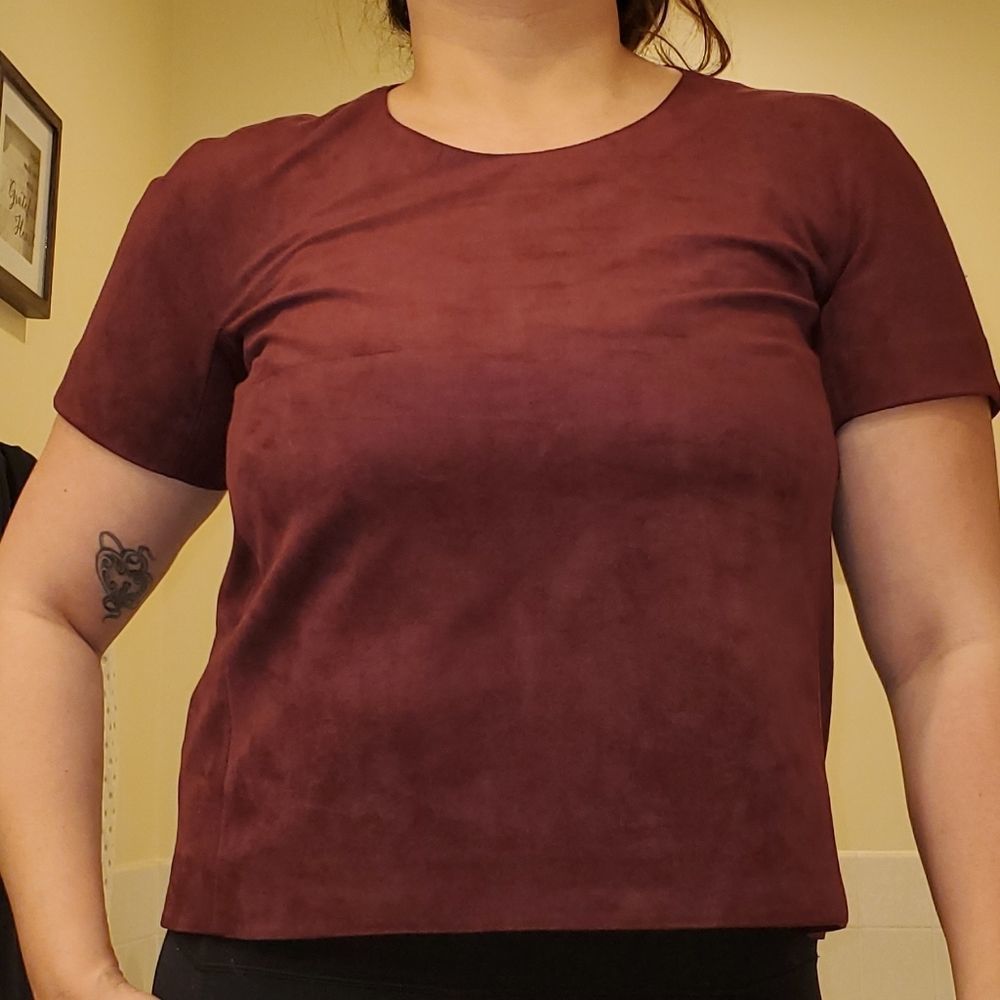 BCBG MAX AZRIA Mariko Faux Suede Top Maroon Small - Picture 3 of 7